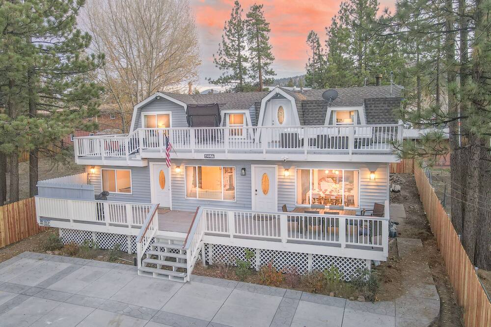 LUXE - Alpine Villa with Lake View and Walking to Village - Big Bear