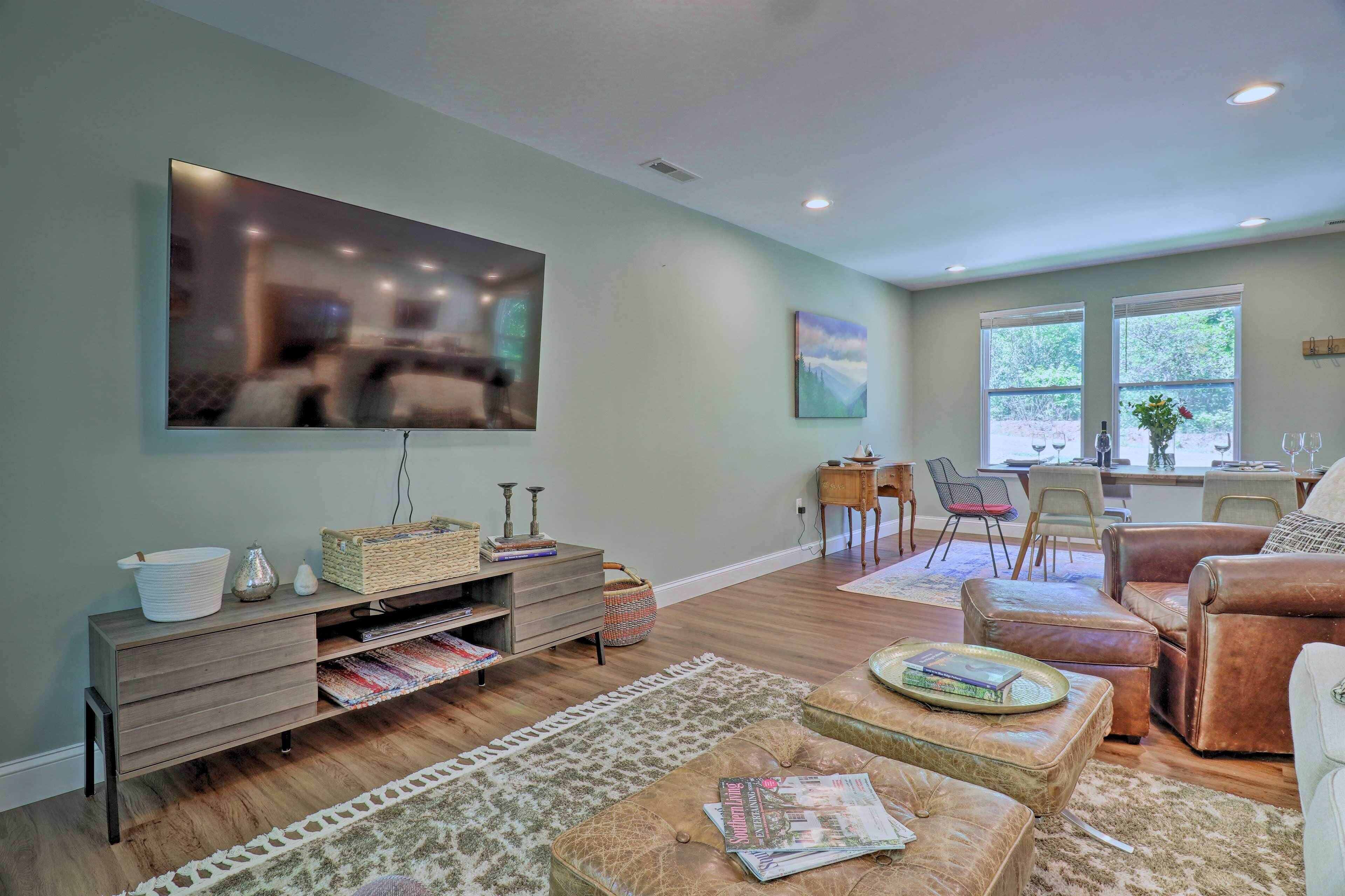 Cute Smoky Mountain Home: Drive to Asheville!