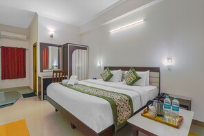 Deluxe Double Room | Desk, laptop workspace, blackout curtains, soundproofing - Hotel Siddharth Paradise (Dehradun)