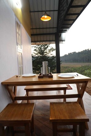 Outdoor dining - Agronest Farm Wayanad (Sultan Bathery)