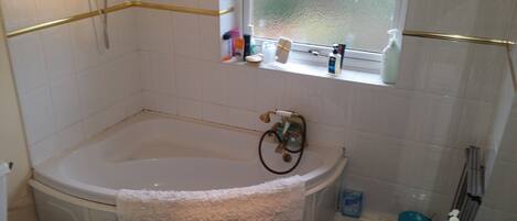 Douche, serviettes fournies