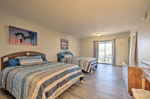 3 bedrooms, desk, iron/ironing board, Internet - Hot Tub! Golfer's Oasis in Margaritaville Resort (Osage Beach)