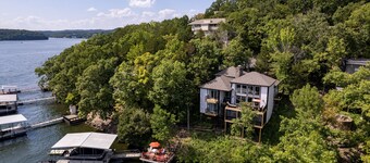 Shelter Cove - Impressive house w/ private dock