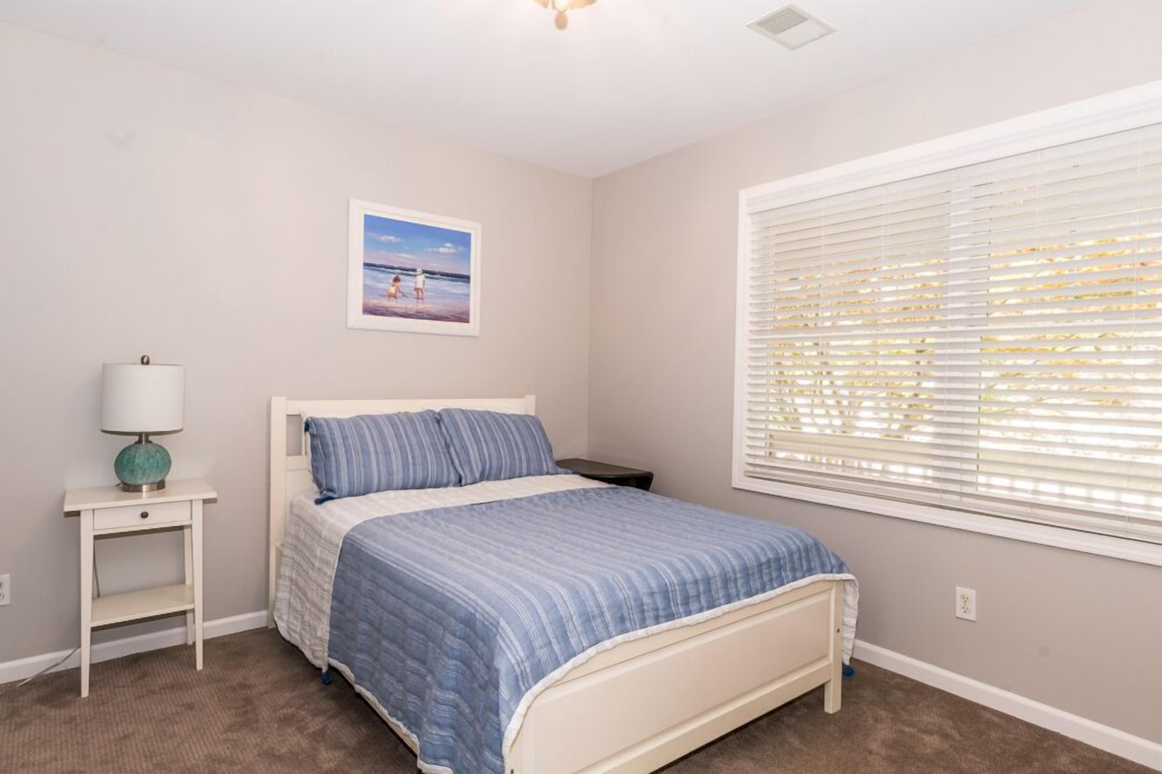 Water Street Retreat - In the heart of Downtown Saugatuck with views of the river!