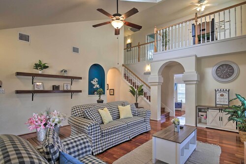 San Antonio Home w/ Pool & Hot Tub Near SeaWorld!