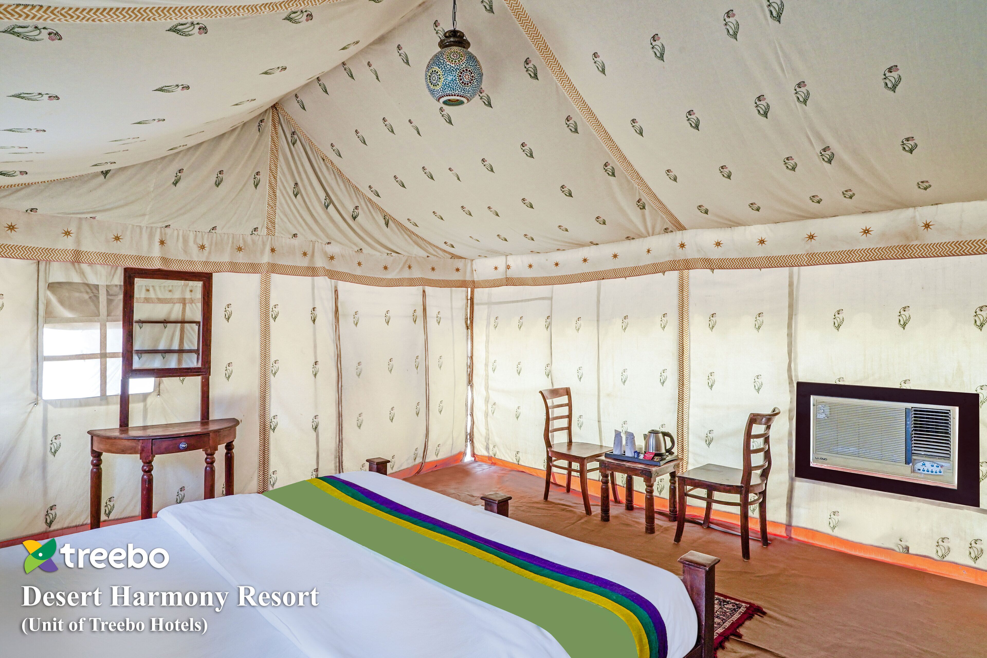 Deluxe Room | Iron/ironing board