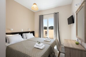 2 bedrooms, in-room safe, iron/ironing board, travel cot - Two bedroom apartment with breathtaking seaviews (Corfu)