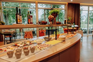 Tägliches inbegriffenes Frühstücksbuffet