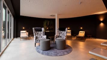 Dampbad, kropsbehandlinger, sportsmassage, body scrub-behandlinger