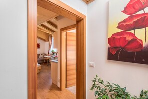 Interior - Apartment "Huberhof Zimmer" with Mountain View, Garden & Wi-Fi (Feldthurns)