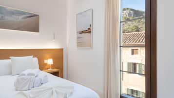 Doppia Standard, vista città | Minibar, cassaforte in camera, una scrivania, Wi-Fi gratuito