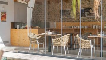 Gratis morgenmadsbuffet hver dag