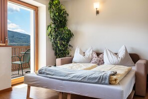 2 bedrooms, free WiFi, bed sheets, wheelchair access