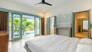 Room - 3BR Charming Villa 2 Minutes From Berawa Beach (Canggu)