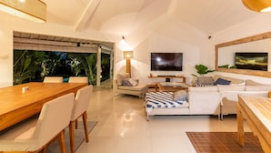 Living room - 3BR Charming Villa 2 Minutes From Berawa Beach (Canggu)