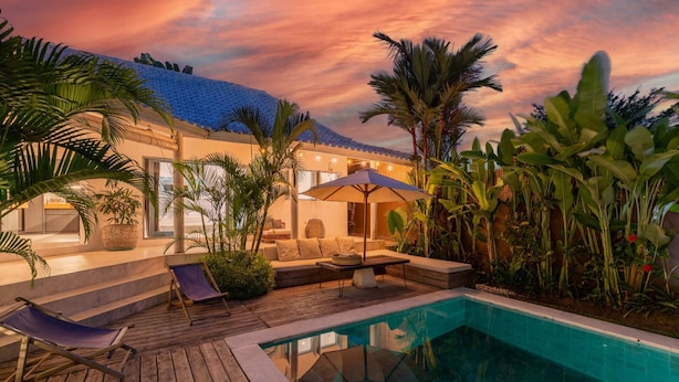 Exterior - 3BR Charming Villa 2 Minutes From Berawa Beach (Canggu)