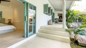 Exterior - 3BR Charming Villa 2 Minutes From Berawa Beach (Canggu)