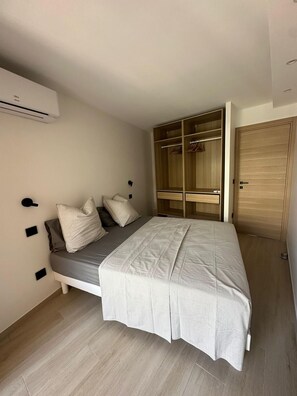 1 bedroom, iron/ironing board, WiFi, bed sheets - Charming F2 completely renovated in the center of CAVALAIRE SUR MER (CAVALAIRE SUR MER)