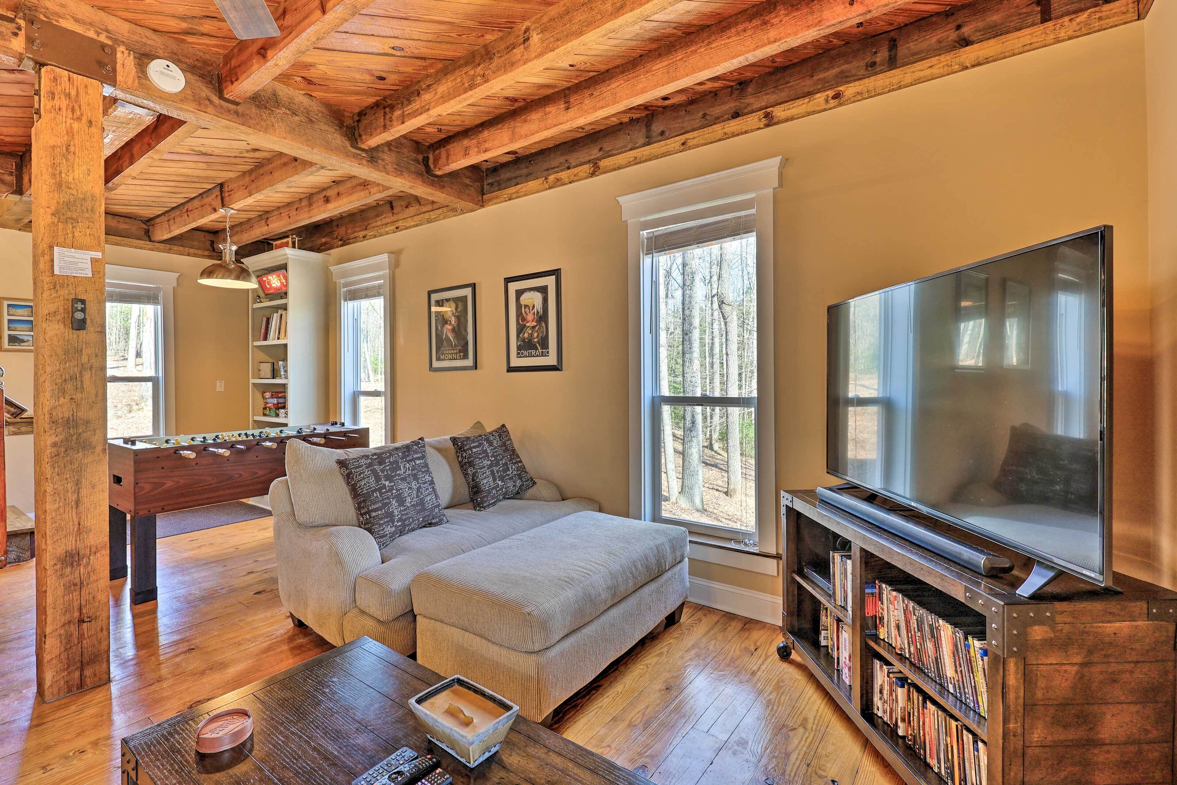 Yadkin Valley Cabin Retreat w/ Deck, Fire Pit