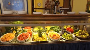 Breakfast buffet - Hotel San Pietro (Letojanni)