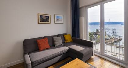 Trendy Waterfront Apt. with a Striking View