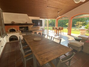 Outdoor dining
