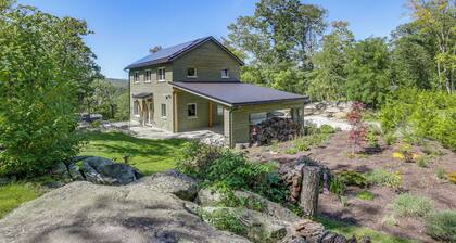 'The Glabin’: Garrison Gem w/ Hot Tub & Fire Pit