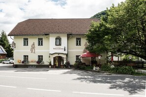 Fachada de la propiedad