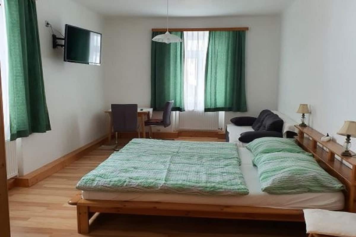 Habitación | Wifi gratis y ropa de cama
