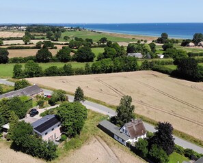 Unclassified image, 2 of 23, button