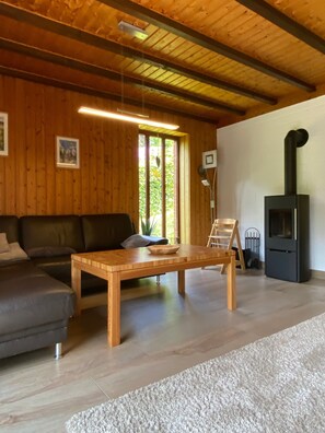 Télévision, cheminée