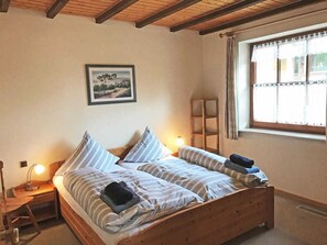 3 Schlafzimmer, Reisekinderbett, WLAN, Bettwäsche