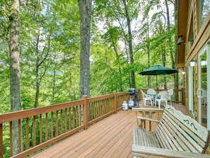Outdoor dining - Enchanted Secluded Cabin w/ Hot Tub, Fire Pit, and Pets Welcome (Maggie Valley)