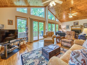 Smart TV, fireplace, DVD player, books - Enchanted Secluded Cabin w/ Hot Tub, Fire Pit, and Pets Welcome (Maggie Valley)