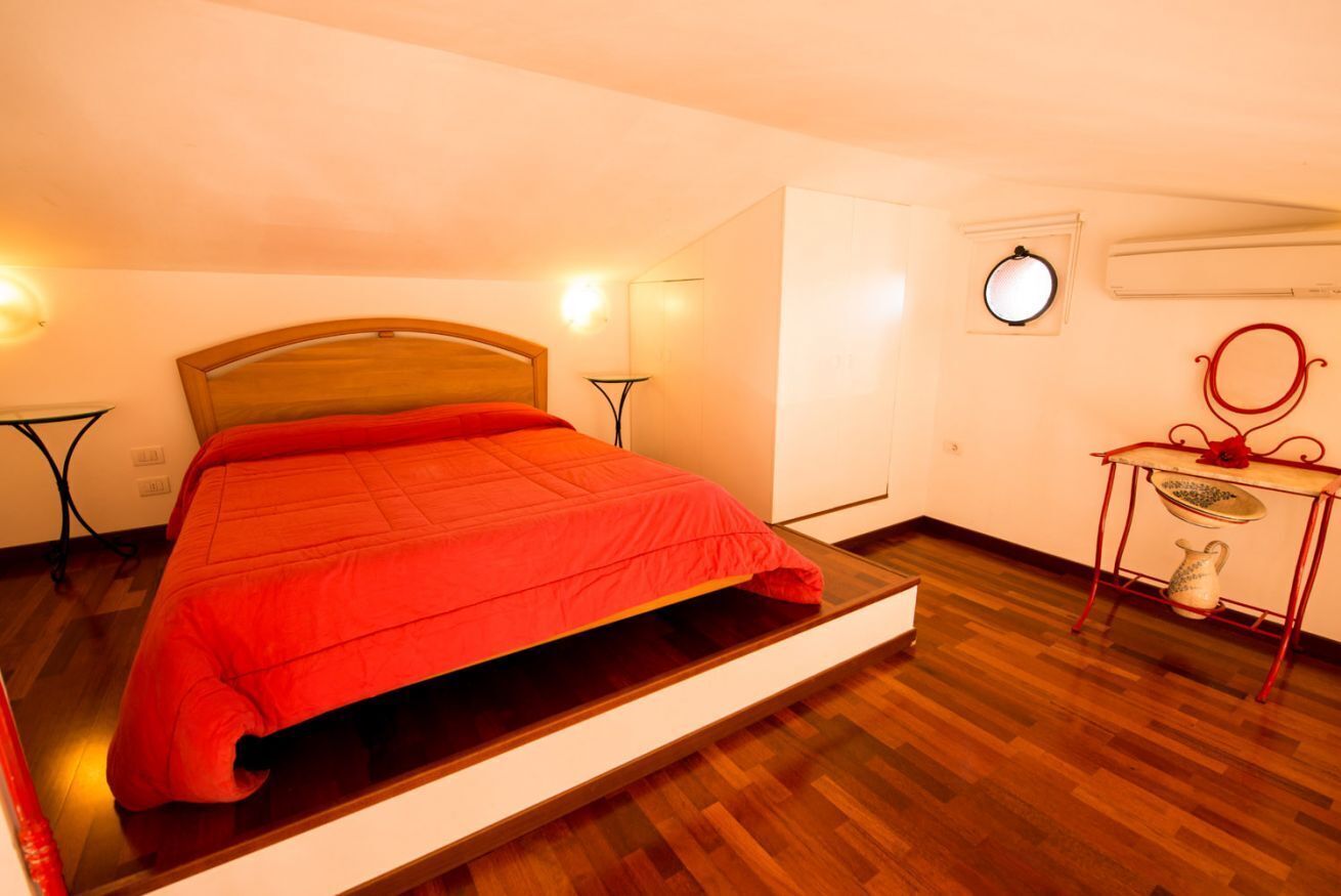 1 bedroom apartment, mezzanine, 2 bathrooms