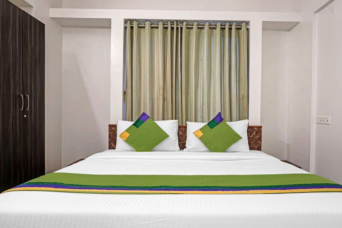 Desk, iron/ironing board