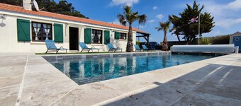 Villa with swimming pool "Sea view" and beach access at 300 m'in summer