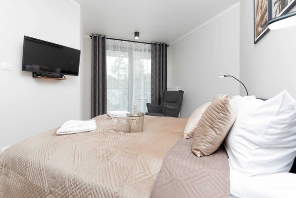 1 bedroom, iron/ironing board, WiFi, bed sheets