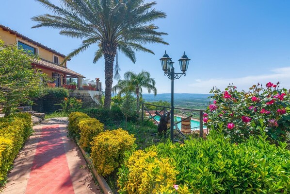 Property grounds - Vacation home "HOUSE with POOL" hub between Catania and Syracuse loft open space (Lentini)