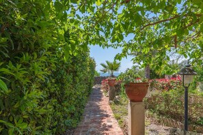 Property grounds - Vacation home "HOUSE with POOL" hub between Catania and Syracuse loft open space (Lentini)