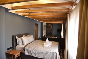 Dobbeltrom – premium, 1 soverom, lanai | Safe på rommet, blendingsgardiner, wi-fi (inkludert) og sengetøy