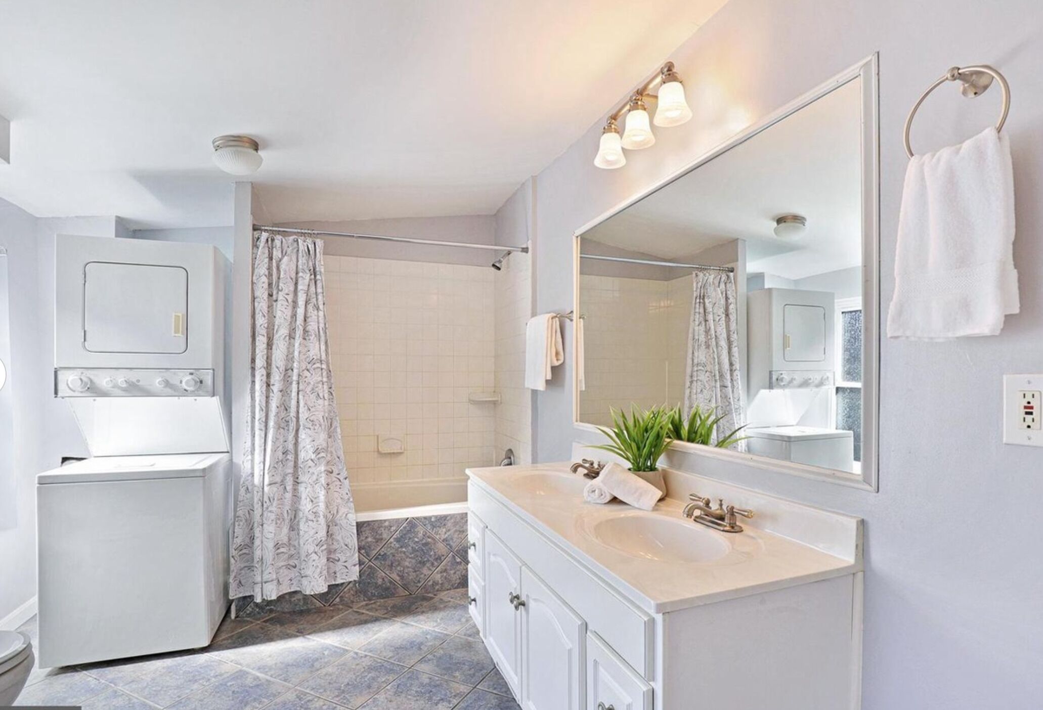 4BD Fells Point Rowhome- 5mins from JH Hospital & Inner Harbor area