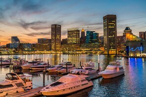 Harbor (4 mins away) - Fells Point Rowhome- 5mins from JH Hospital & Inner Harbor area (Baltimore)