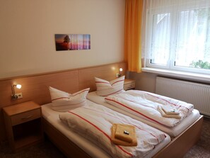 Double Room | Free WiFi, bed sheets - Gästehaus Tanne des DGD e.V. (Oberharz am Brocken)