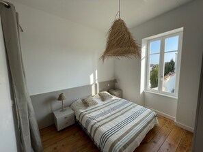 5 chambres, fer et planche à repasser, lit parapluie, Wi-Fi gratuit