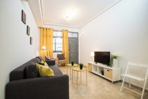 TV - Enjoy life in our apartment. Wifi & Parking (Guardamar)