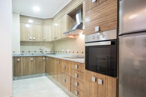 Oven, coffee/tea maker, freezer - Enjoy life in our apartment. Wifi & Parking (Guardamar)