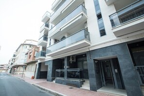 Exterior detail - Enjoy life in our apartment. Wifi & Parking (Guardamar)