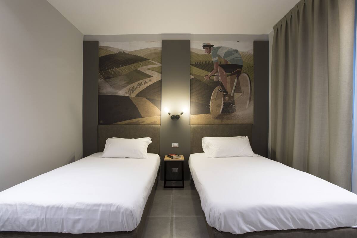 Superior-Doppel- oder -Zweibettzimmer
