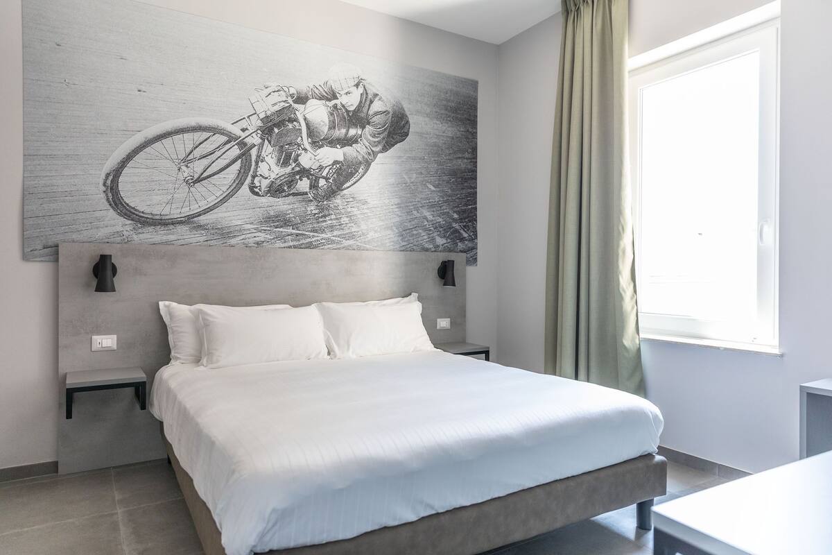 Standard-Doppel- oder -Zweibettzimmer